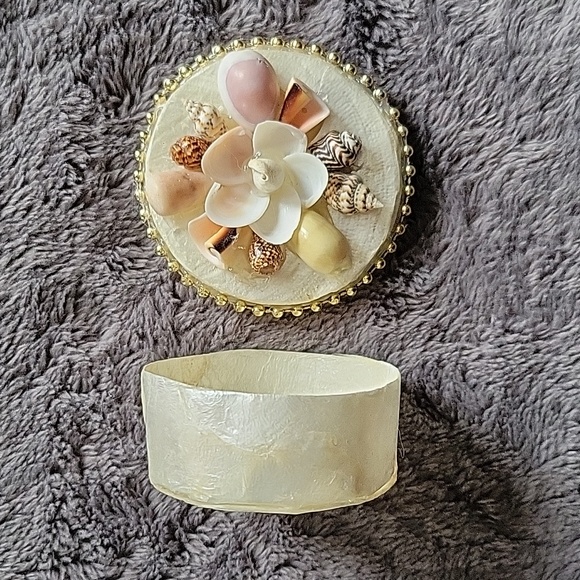 New Philippine Handmade Capiz (Windowpane Oyster) Trinket Box - Picture 5 of 7